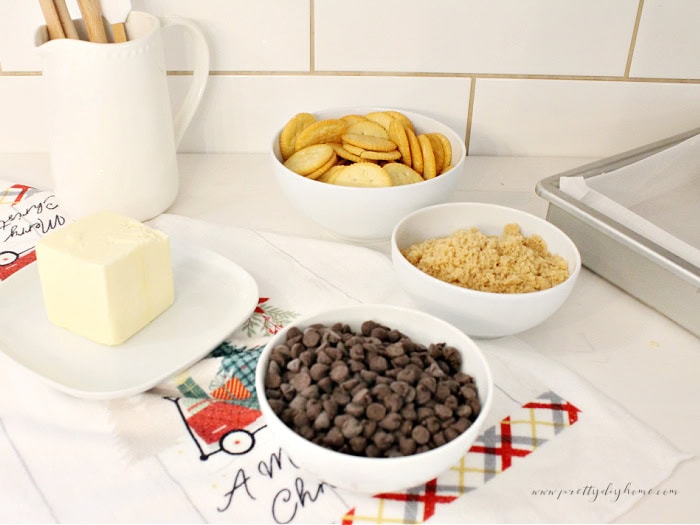 Ingredients for making Ritz cracker toffee