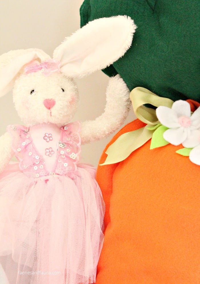 Stuffed Carrot Easy Felt Craft for Easter.