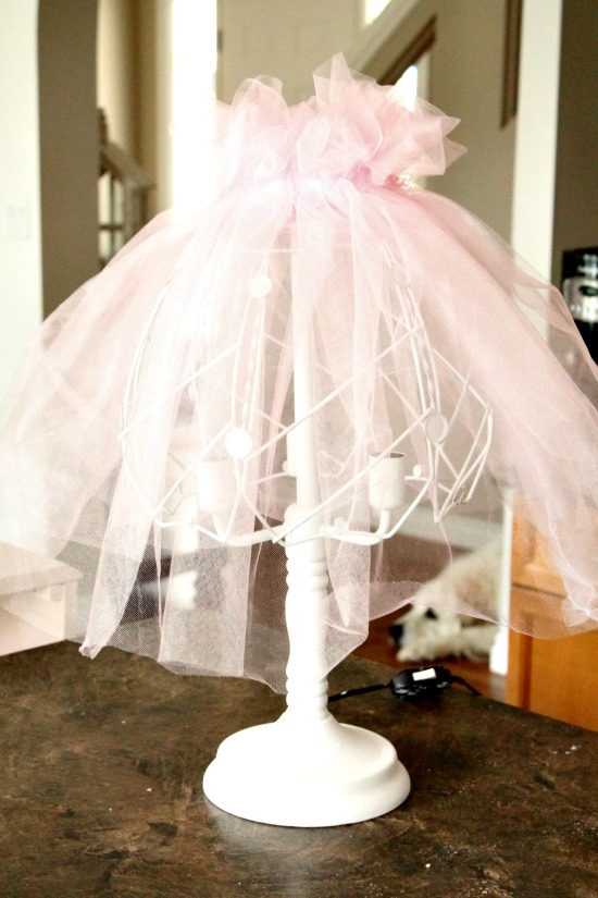 Failed DIY shabby chic lamp makeover with pink tulle.  diy shabby chic lamp, shabby chic, shabby chic lampshade ideas, shabby chic lamp