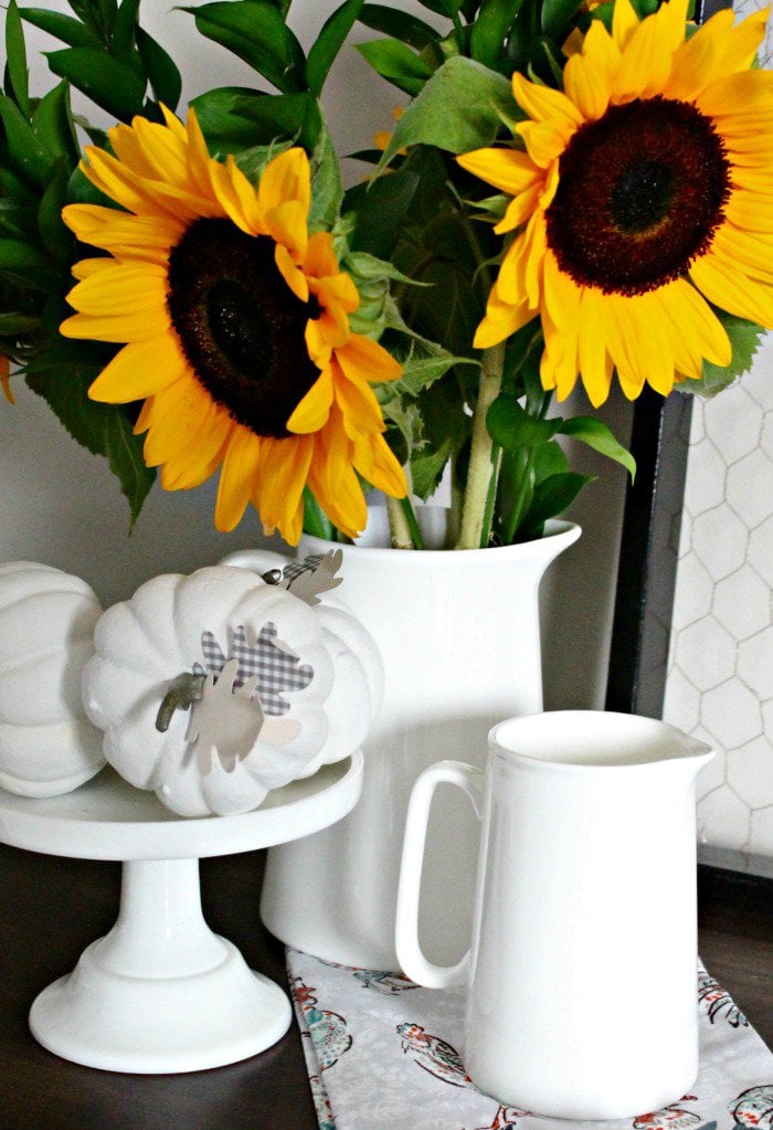 How To Add Farmhouse Charm To Fall Decor