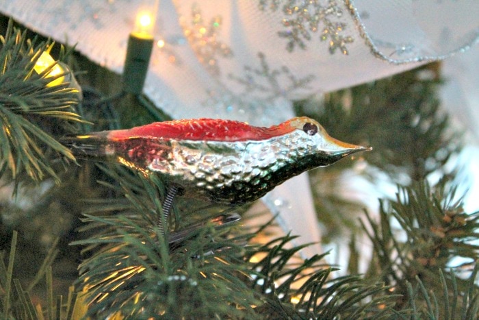 Christmas tree decorations ideas. An antique bird ornament is included as it is an heirloom,   tree decorating ideas,Christmas tree decorations items