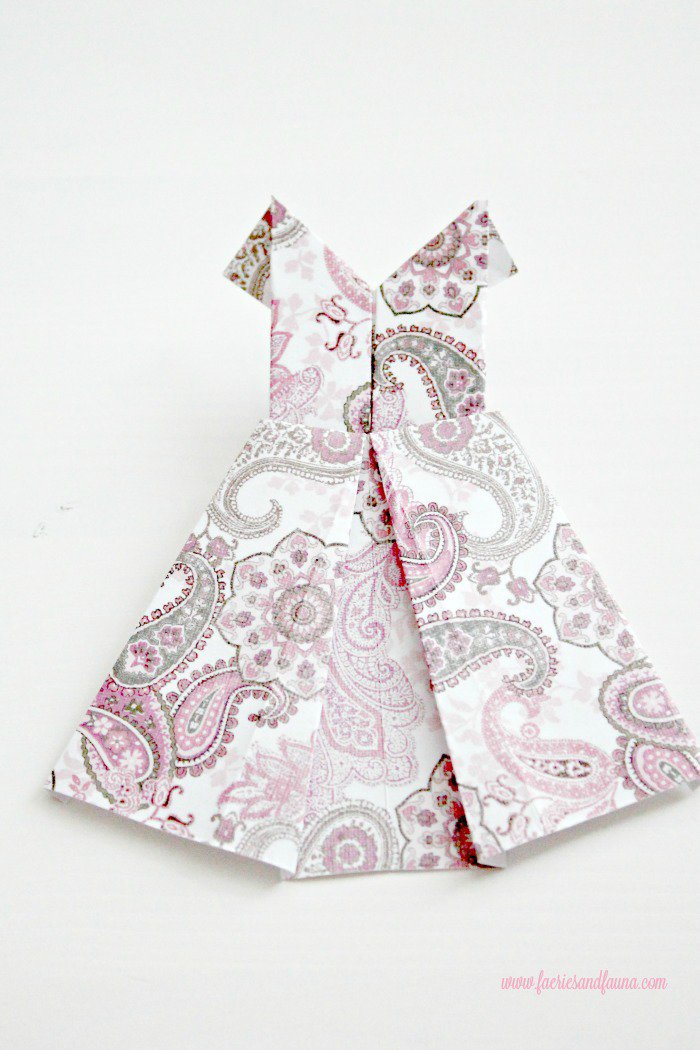 Vintage Style Paper Dress Banner Craft Tutorial