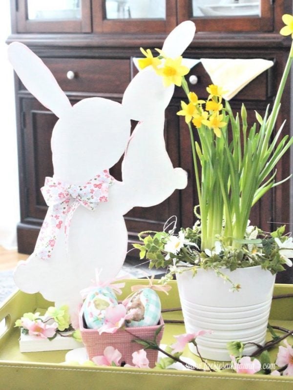 DIY Shelf Sitter Easter Bunny Hunt Signs