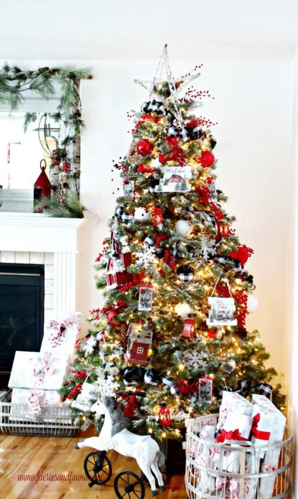 Farmhouse Decorated Christmas Tree With Ribbons - Pretty DIY Home