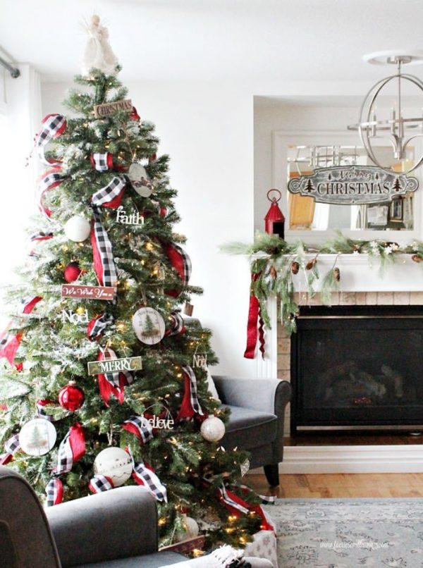 How to Decorate a Christmas Tree Professionally with Ribbon