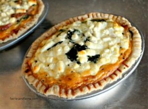 How to make a quiche recipe that has Canadian bacon, spinach and goat cheese
