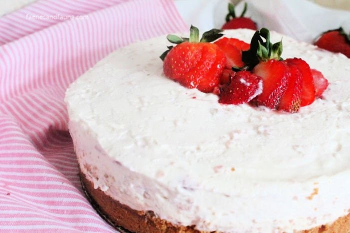 A large no bake strawberry rhubarb cheesecake recipe, made from scratch with all natural ingredients.