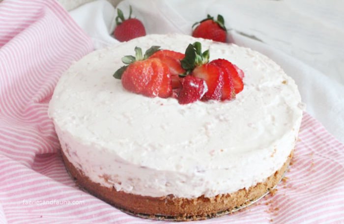 Strawberry Rhubarb Cheesecake being served