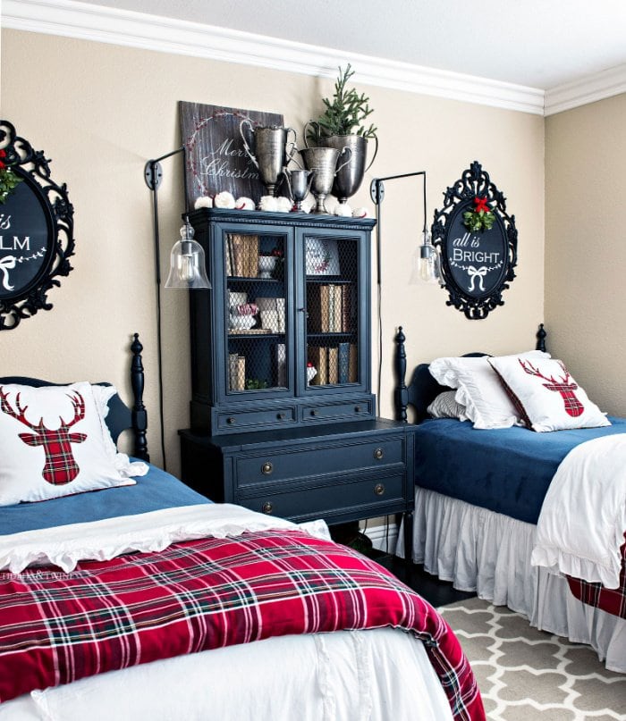 Tartan Plaid Christmas Decor Ideas - Pretty DIY Home