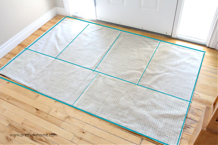 Yummy non-slip bowl mat for dogs. Sewing pattern